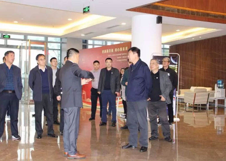 沈阳市政协庞副主席一行领导走访东南电梯 调研“旧楼加装电梯”